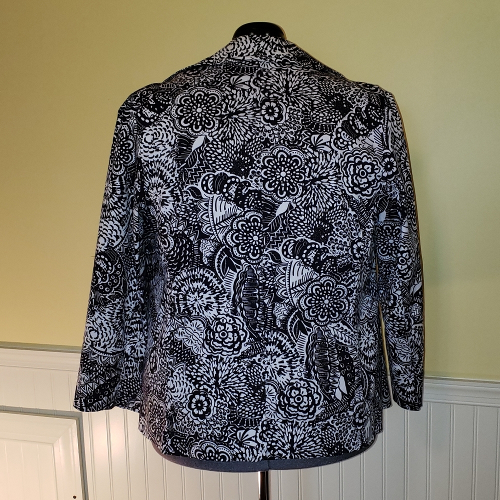 Floral navy and white Blazer 18W